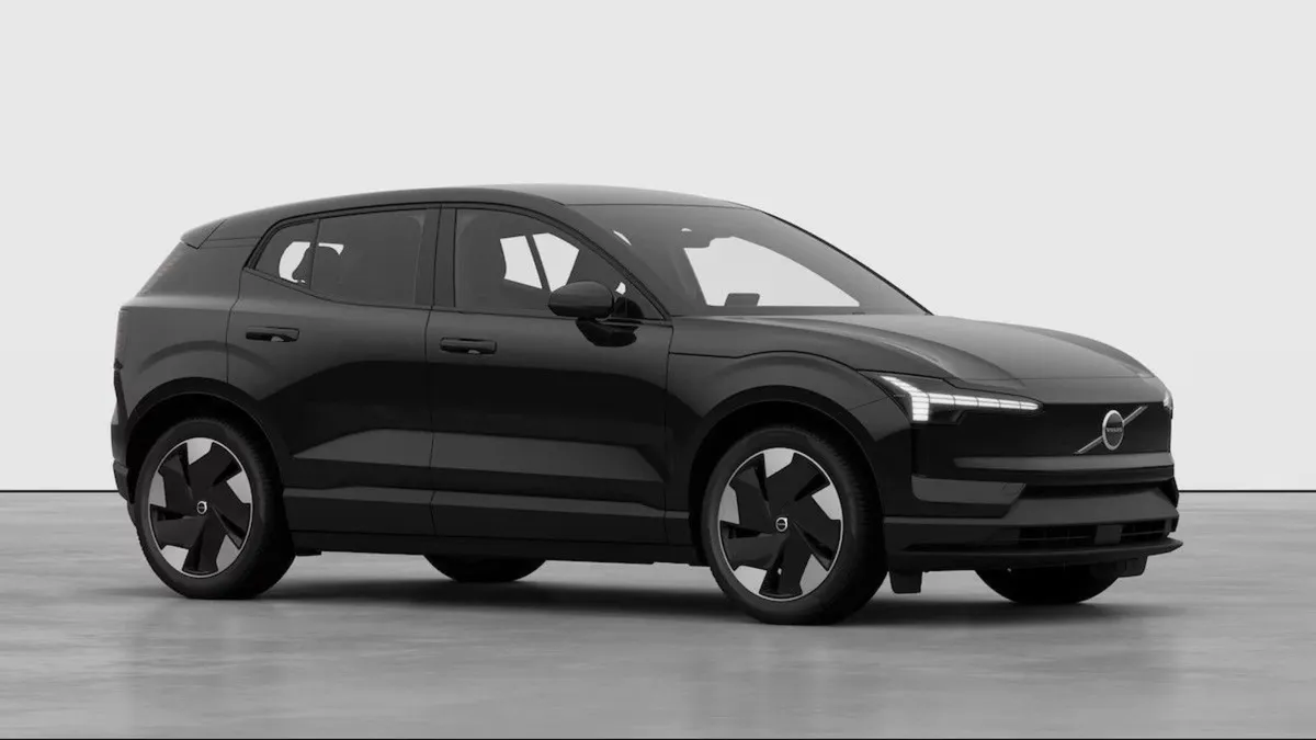 Volvo EX30 Onyx Black Single Motor Plus With Pine - Image 2