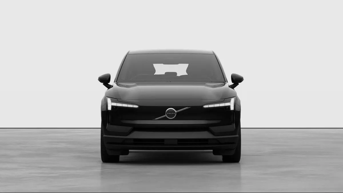 Volvo EX30 Onyx Black Single Motor Plus With Pine - Image 1