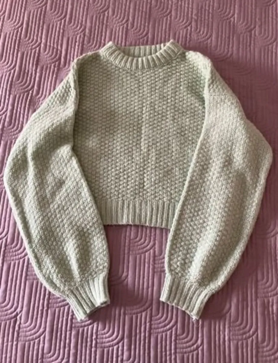 Stradavarious Jumper Size M - Image 1