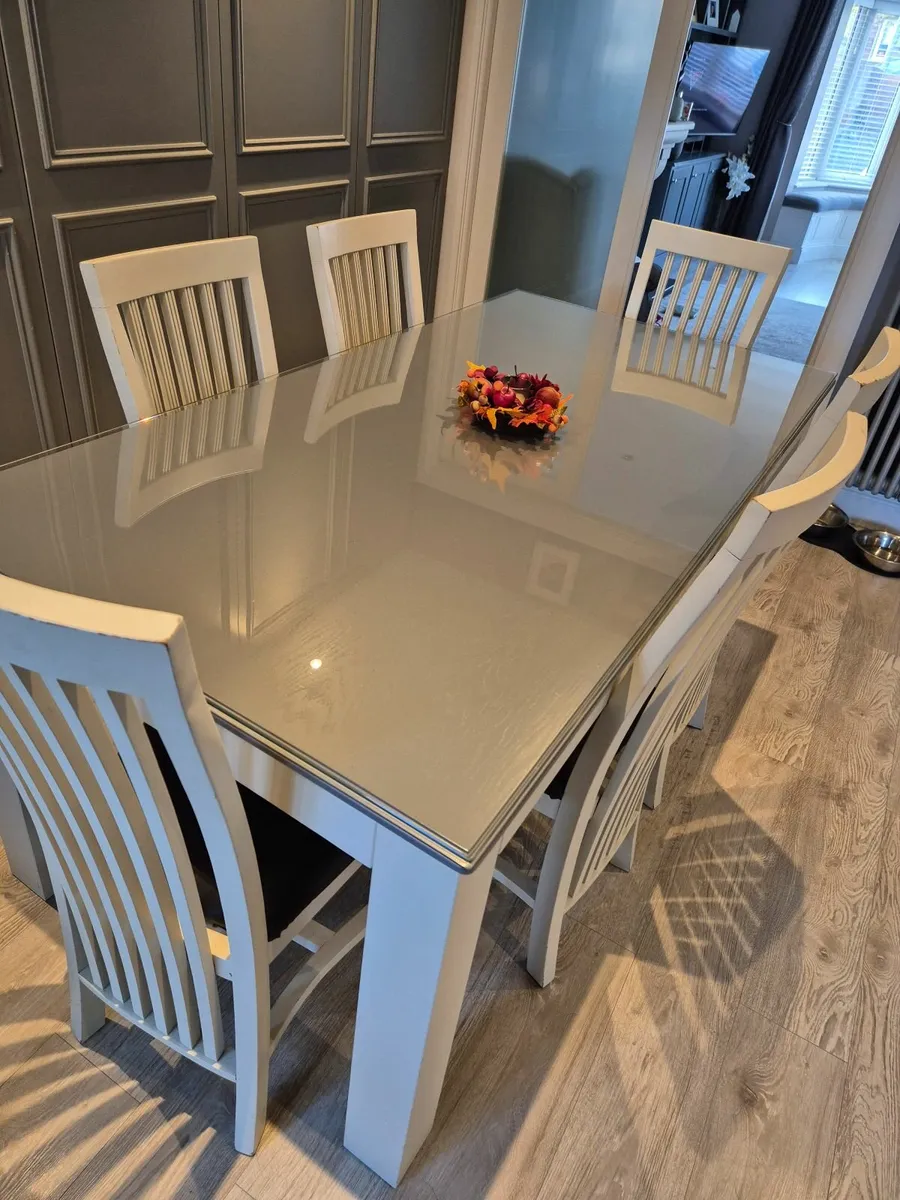 Dining table & 6 chairs - Image 2
