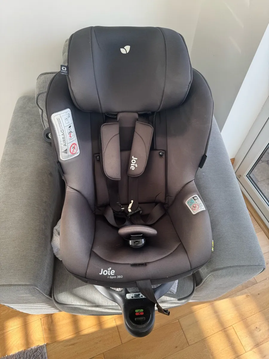 Joie i-spin 360 car seat - Image 1