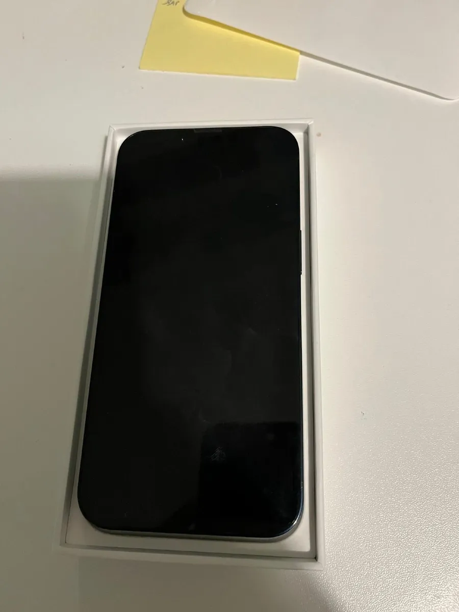 I Phone 13 - Image 4