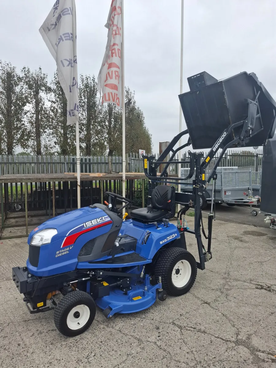 Iseki SXG 323 High Dump Mower - Image 2