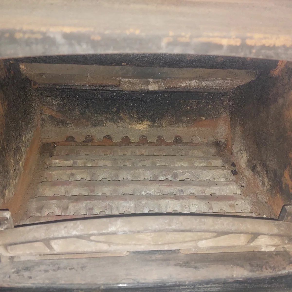 Stanley stove with back boiler - Image 4