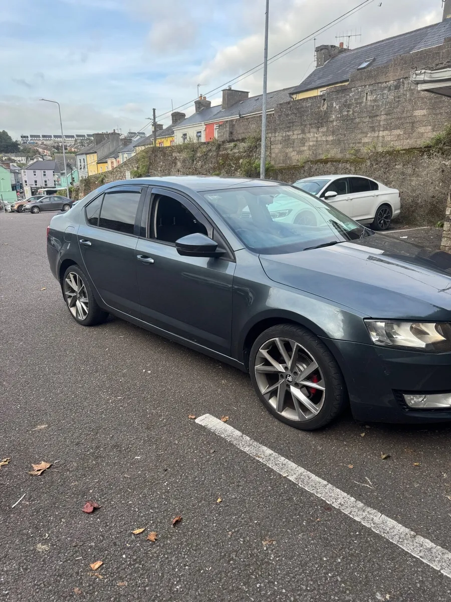 161 Škoda Octavia 1.6 Diesel Automatic - Image 3