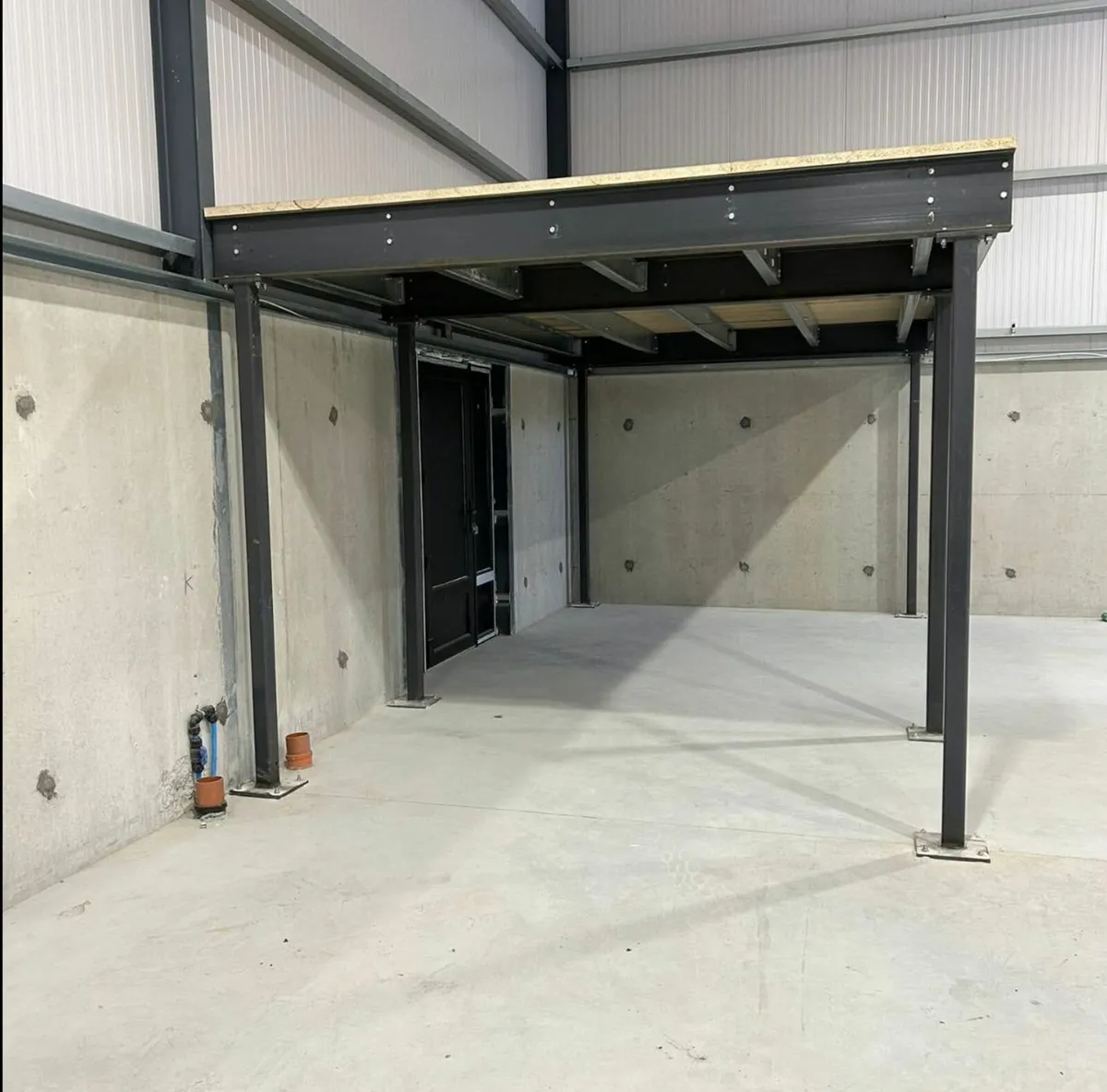 Mezzanine floor - Image 2
