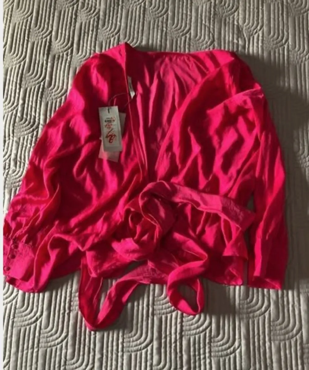 Only - Beautiful Pink Wrap Blouse Size UK 8 - Image 1