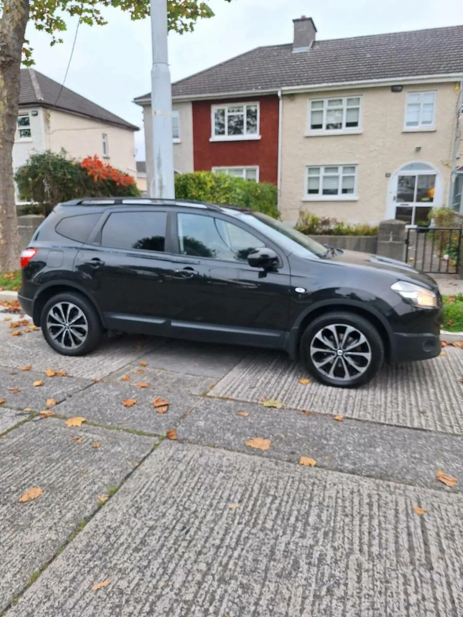 2013 NISSAN QASHQAI+2 GLASS ROOF NCT 09/26 - Image 1
