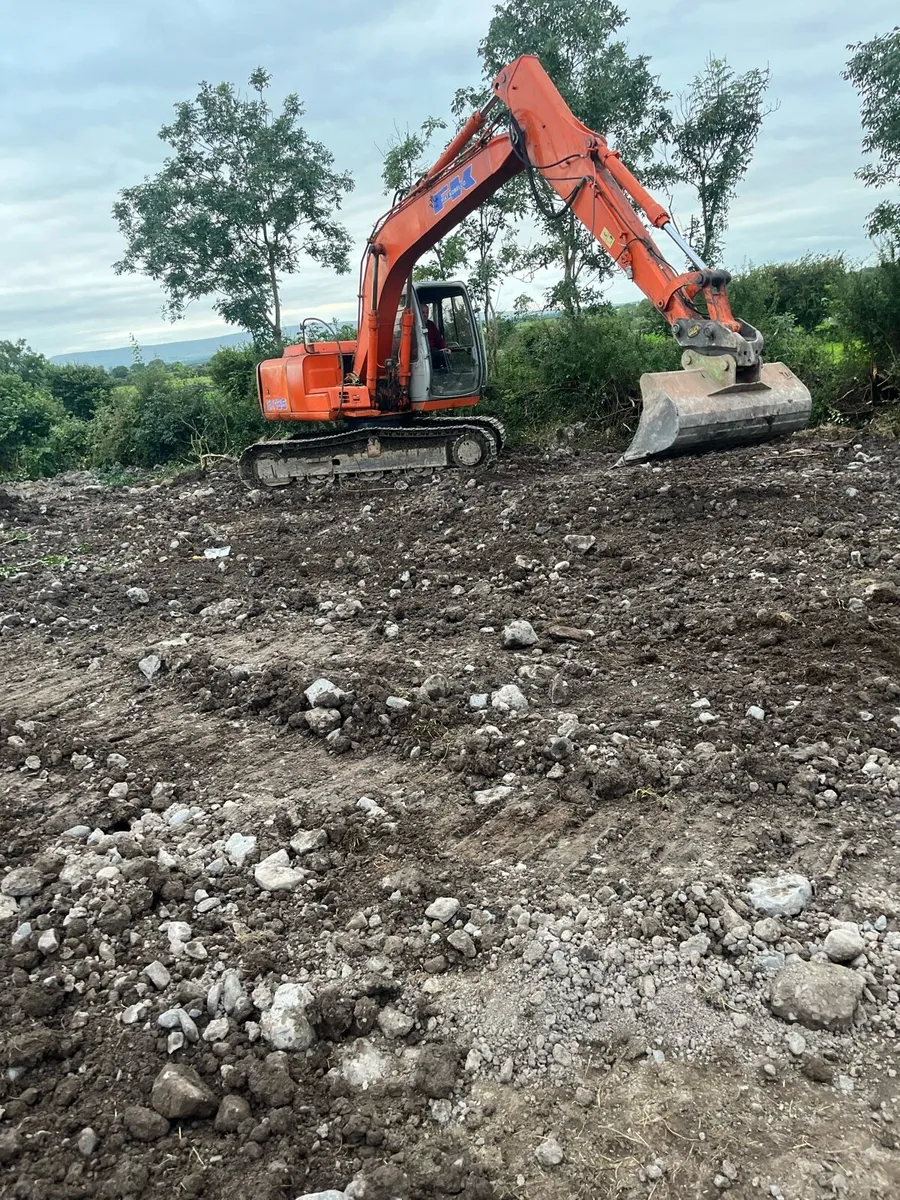 Man available to do digger work are timber work - Image 1