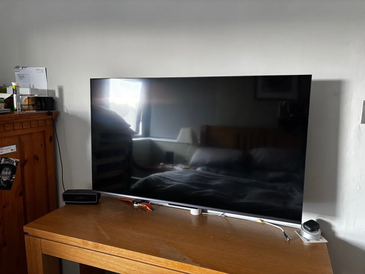 TCL C645 QLED Smart TV – 43” – Excellent Condition - Image 2