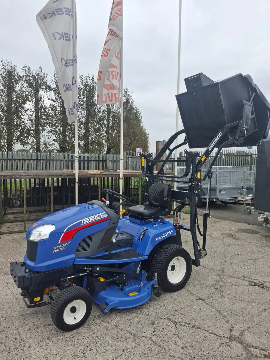 Iseki SXG 323 High Dump Mower - Image 2