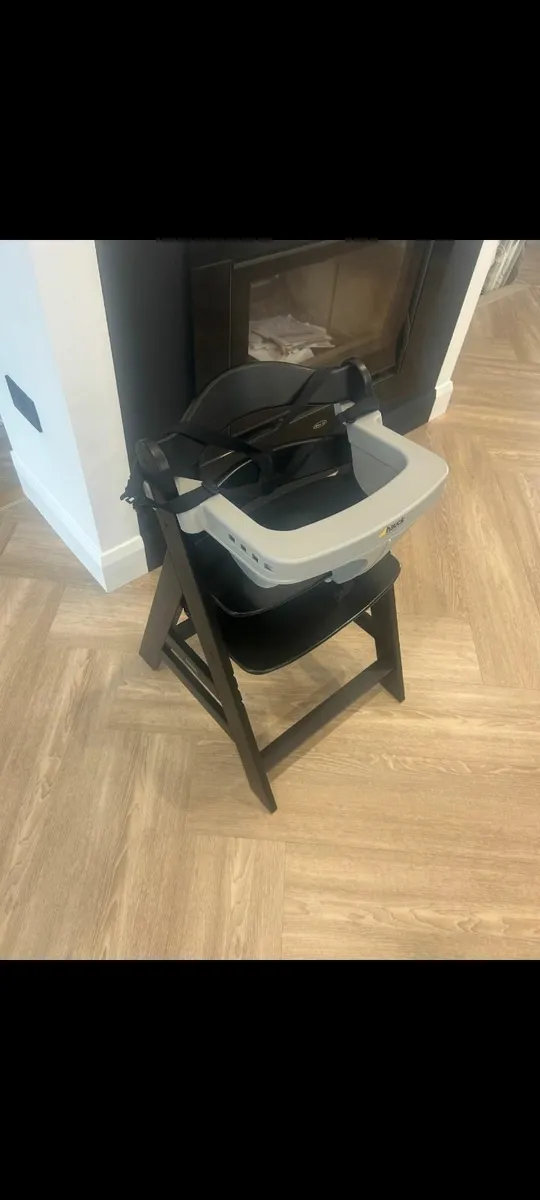 Baby  Alpha + wooden highchair with tray - Image 3