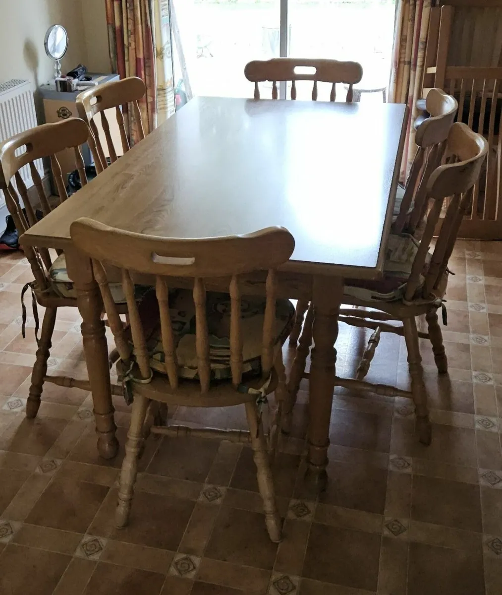 Kitchen Table and 6 chairs - Image 2