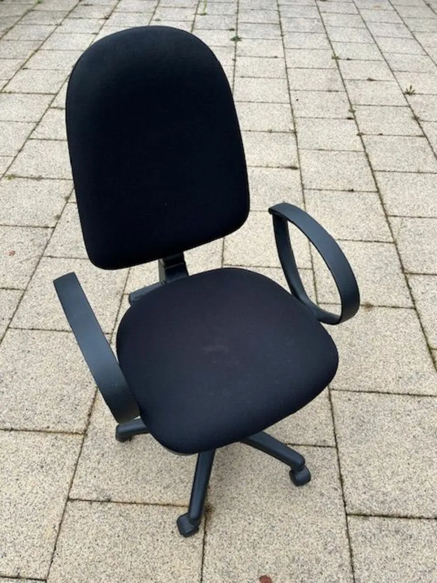 Office chair - Image 1