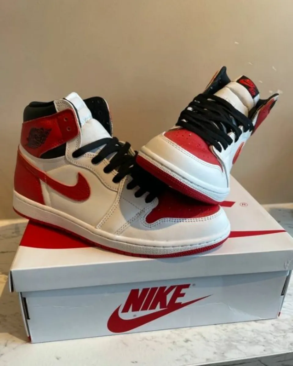 Air Jordan 1 High Heritage White and Red - Image 4