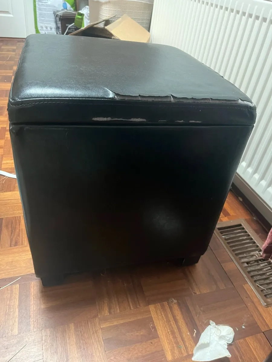 Free leather storage/seat - Image 1