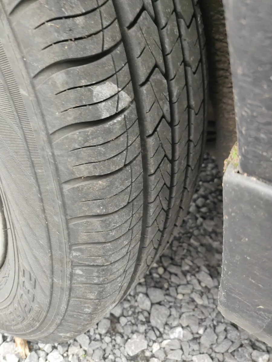 Hyundai Santa Fe 2007 - Image 2