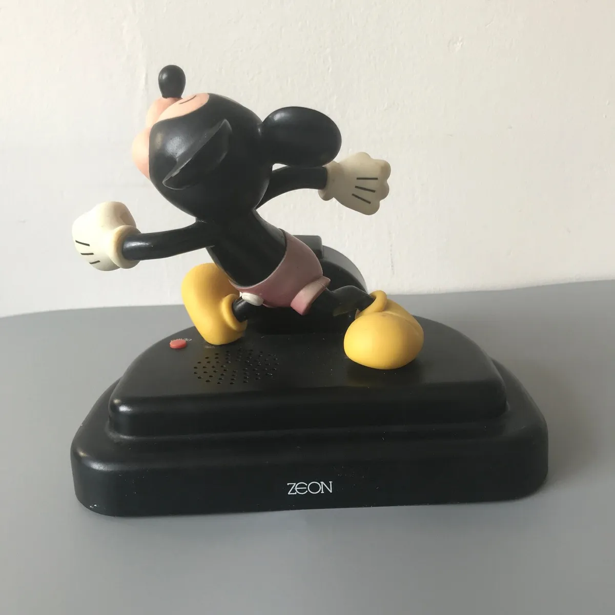 Vintage Mickey Mouse Clock - Image 4