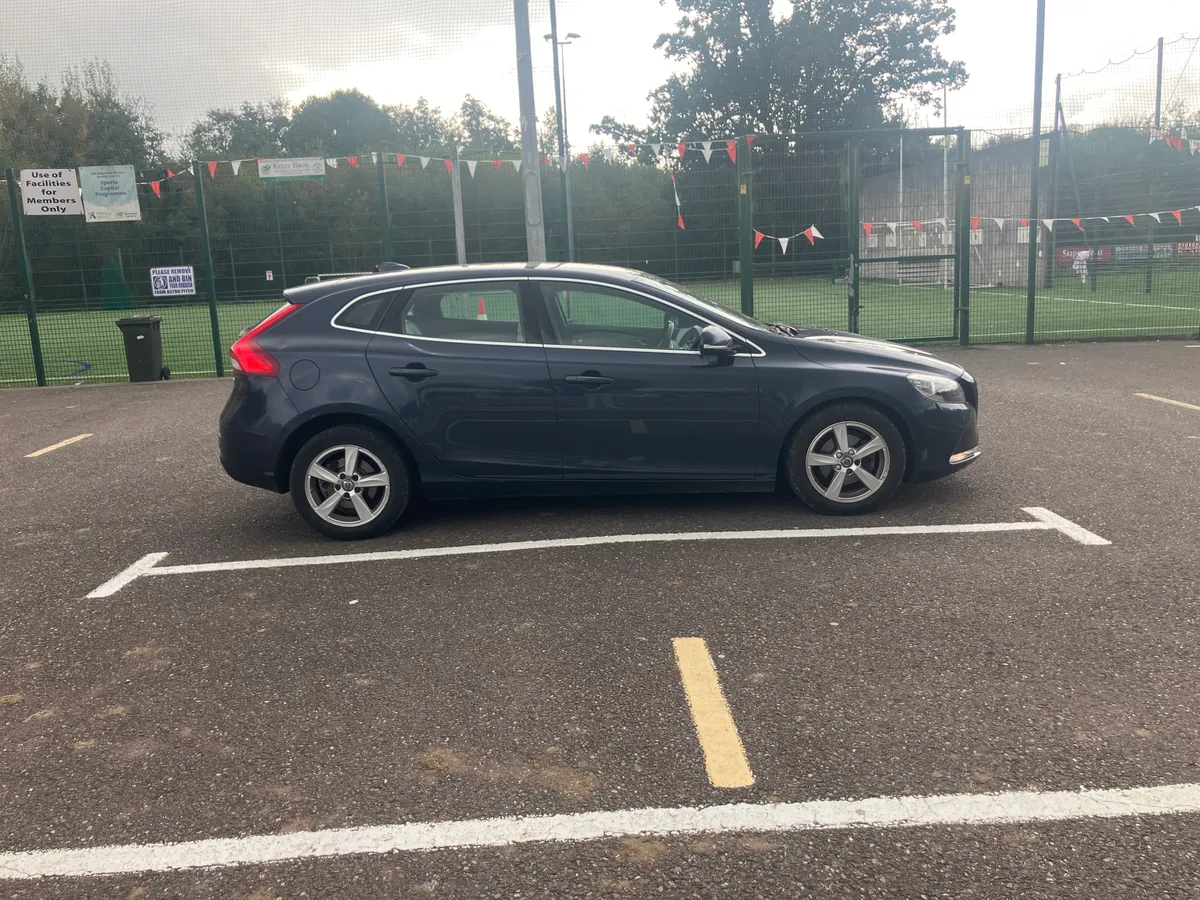 2015 VOLVO V40 1.6 DIESEL 087-2535286 - Image 3