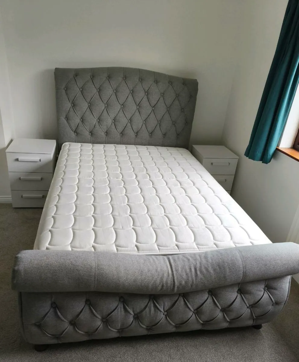 Bedframe, mattress and bedside cabinets - Image 2
