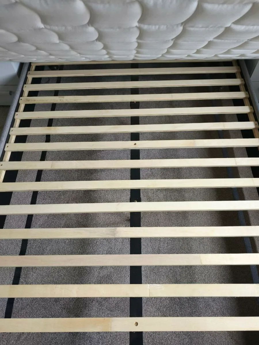 Bedframe, mattress and bedside cabinets - Image 3