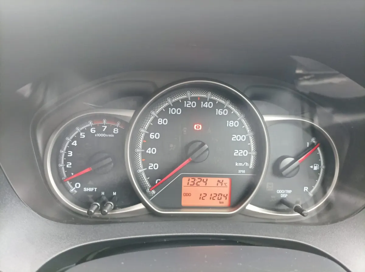 Toyota Yaris 1.0L Manual, 2016 - Image 4