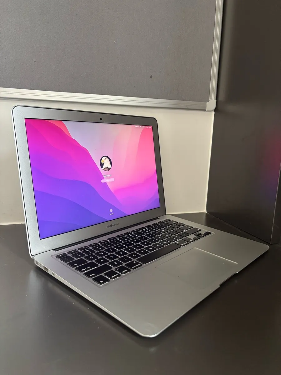 MacBook Air 2017 / 13.3”/ 8 GB/ 128 GB SSD/ Silver - Image 1