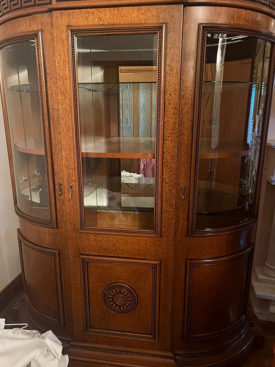 Dresser with two corner pieces - Image 1