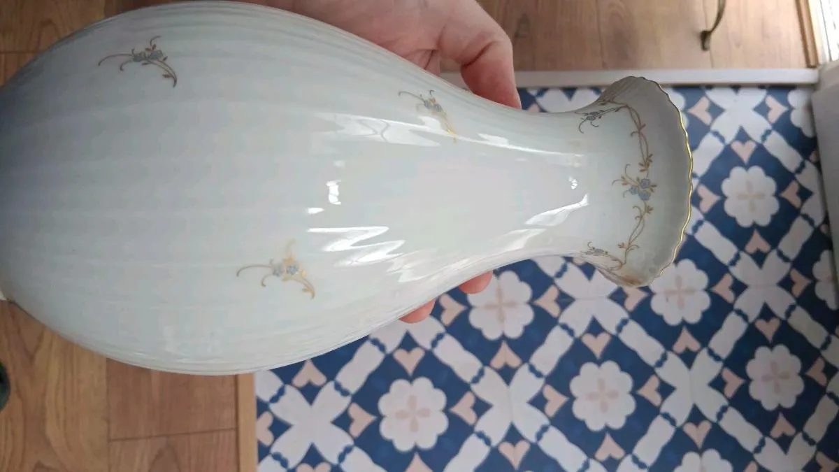 Vintage vase - Image 1