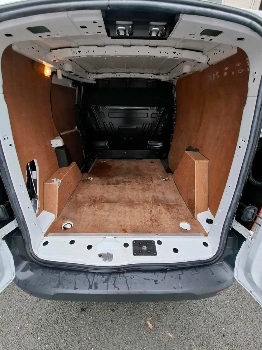 171 Ford Transit Connect SWB - Image 2