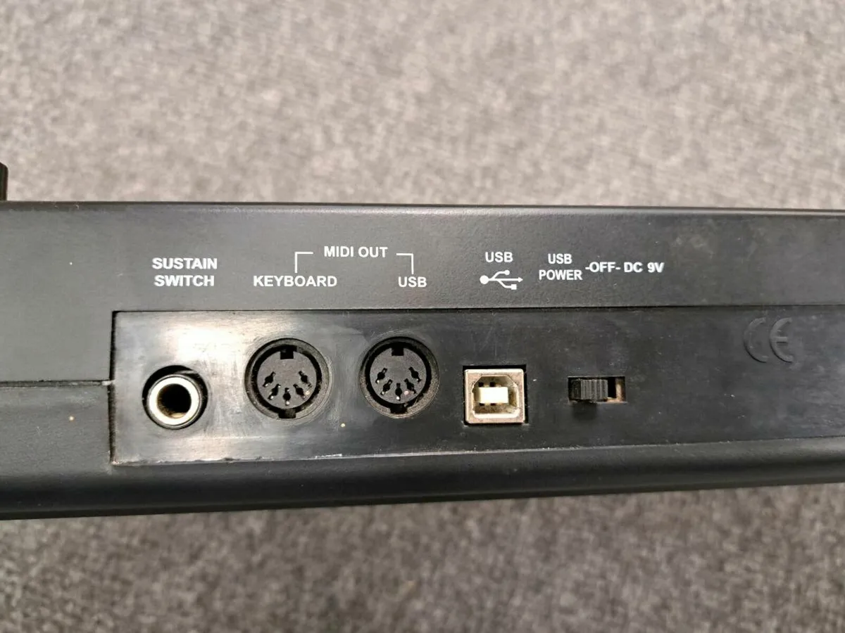 MidiTech i2-Control 61 Pro Keyboard - Image 4