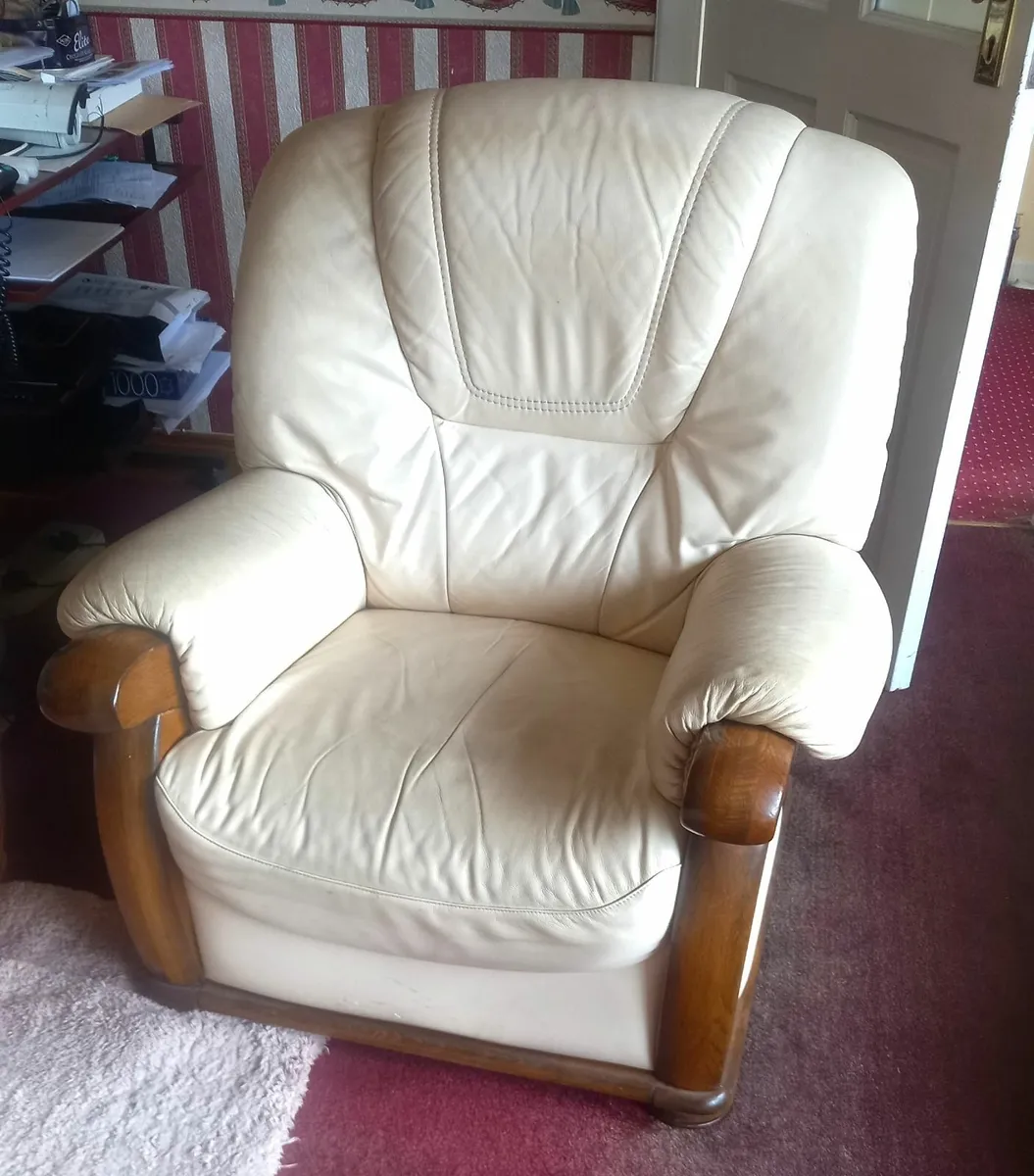 3 piece furniture suite - Image 1
