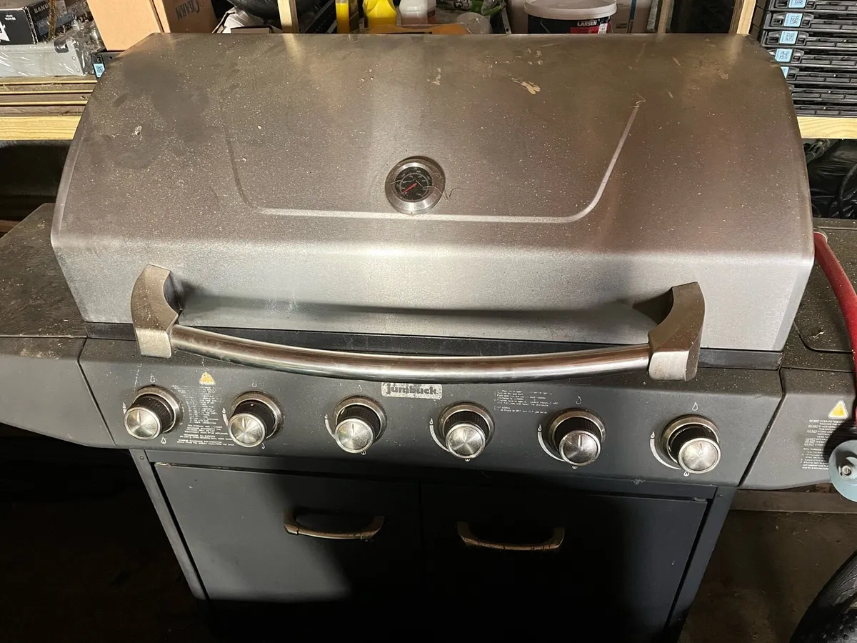 6 burner Barbeque - Image 1