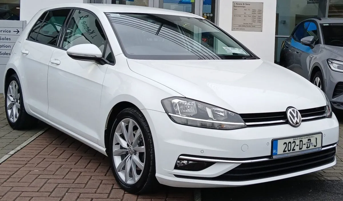 Volkswagen Golf Highline 1.6 TDI 115HP  rear View - Image 1