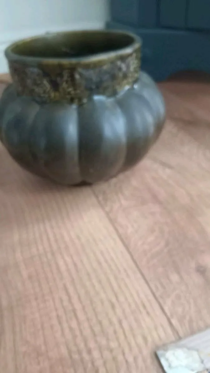 Vintage ceramic pot - Image 2