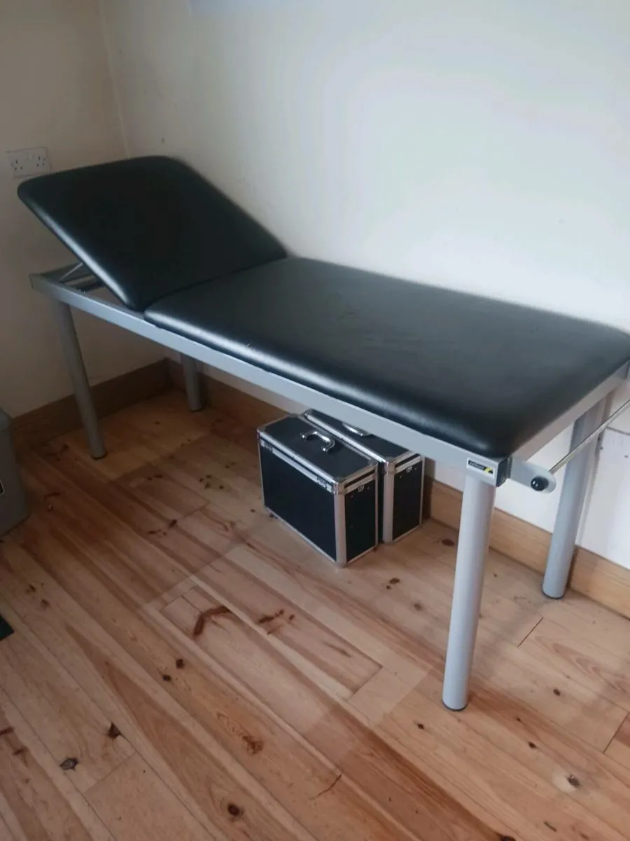 Treatment bed - Image 1