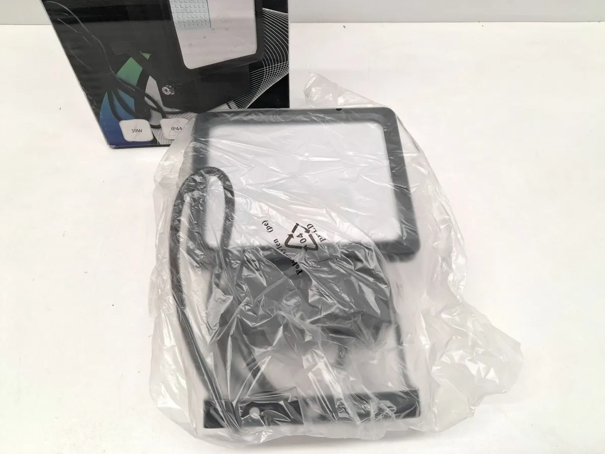 Online Auction Of A LED Floodlight & More! - Image 1