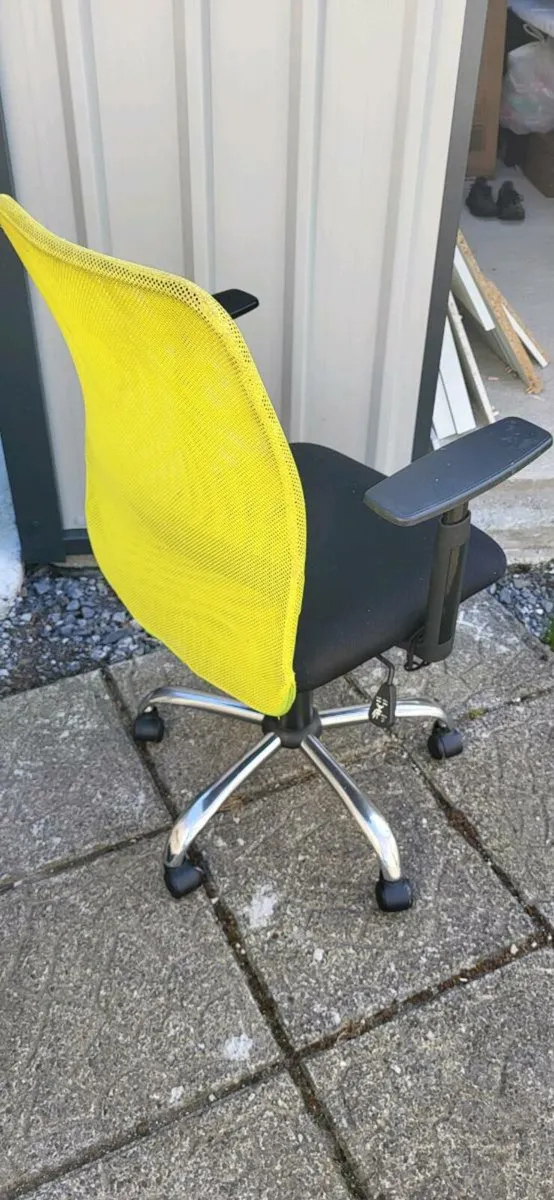 **FREE** Desk Chair - Image 2