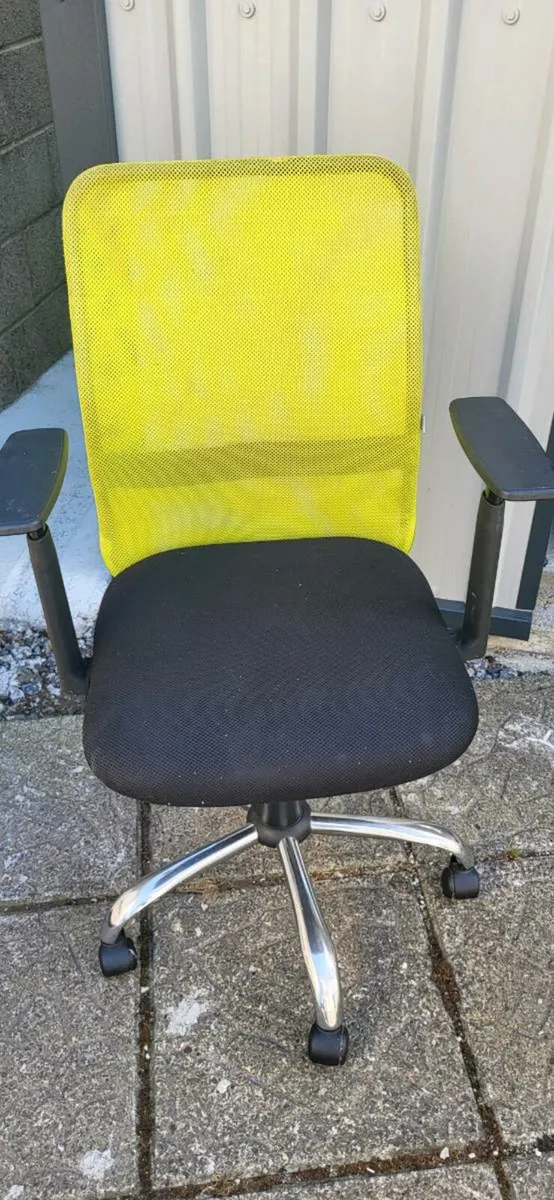 **FREE** Desk Chair - Image 3