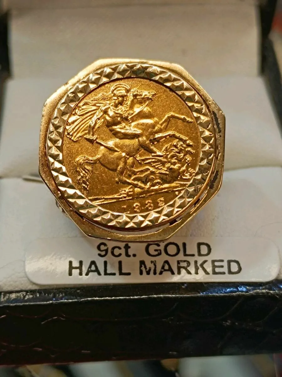 1982 Half Sovereign Ring - Image 1