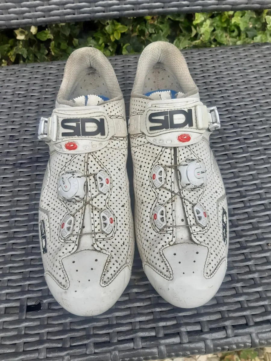 Carbon cycle shoes - Image 4