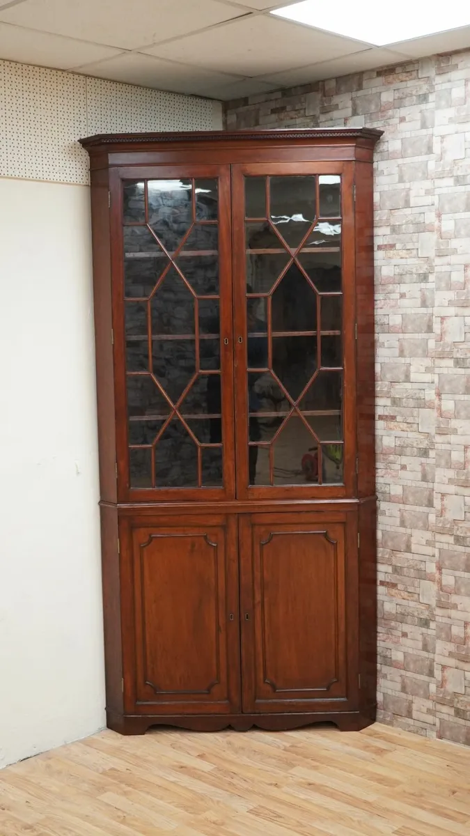 Majestic Original Georgian Mahogany Corner Cabinet - Image 1