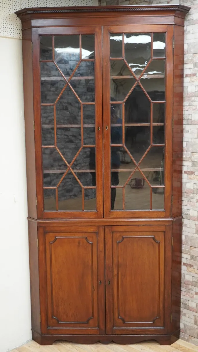 Majestic Original Georgian Mahogany Corner Cabinet - Image 2