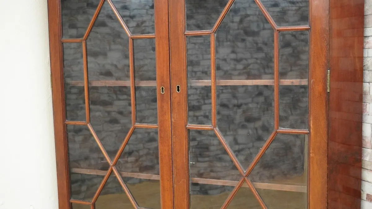 Majestic Original Georgian Mahogany Corner Cabinet - Image 4