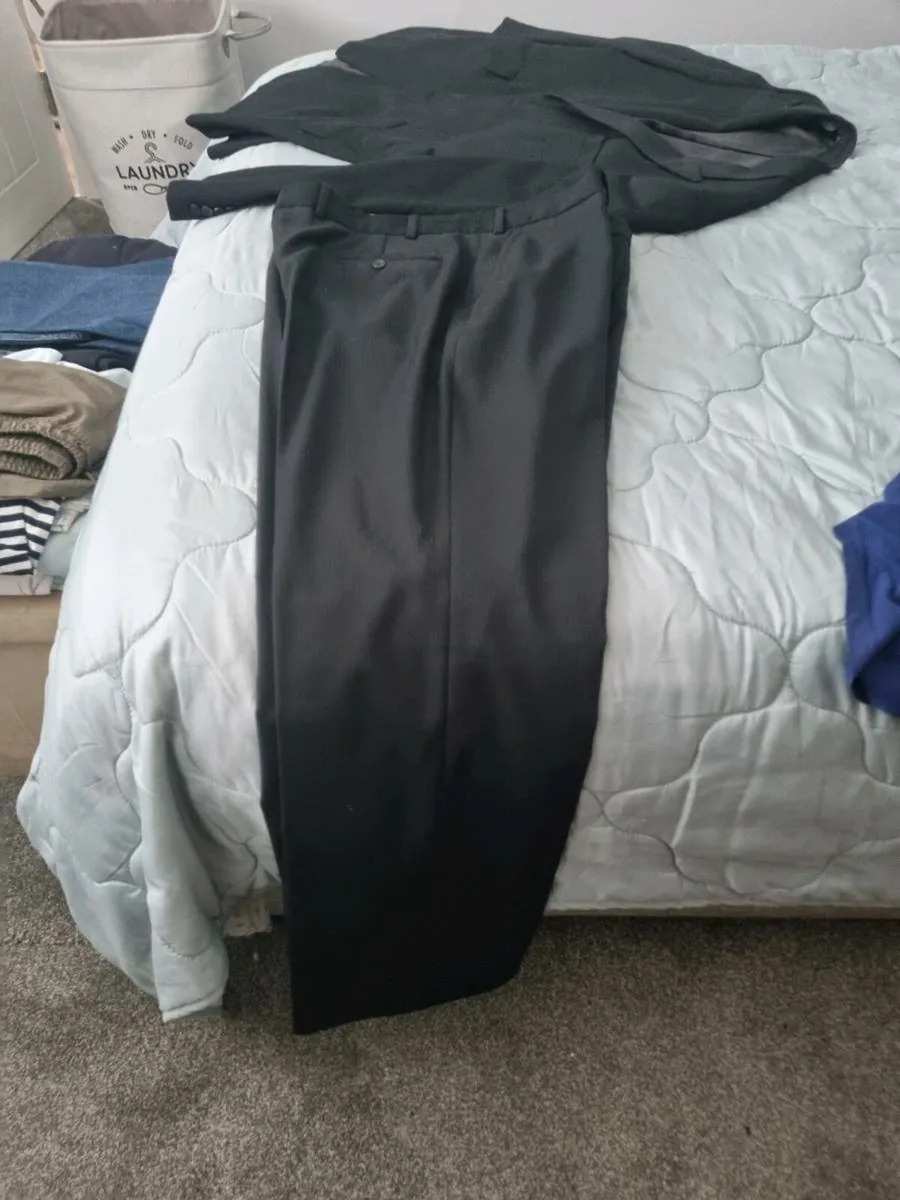 Black suite - Image 4
