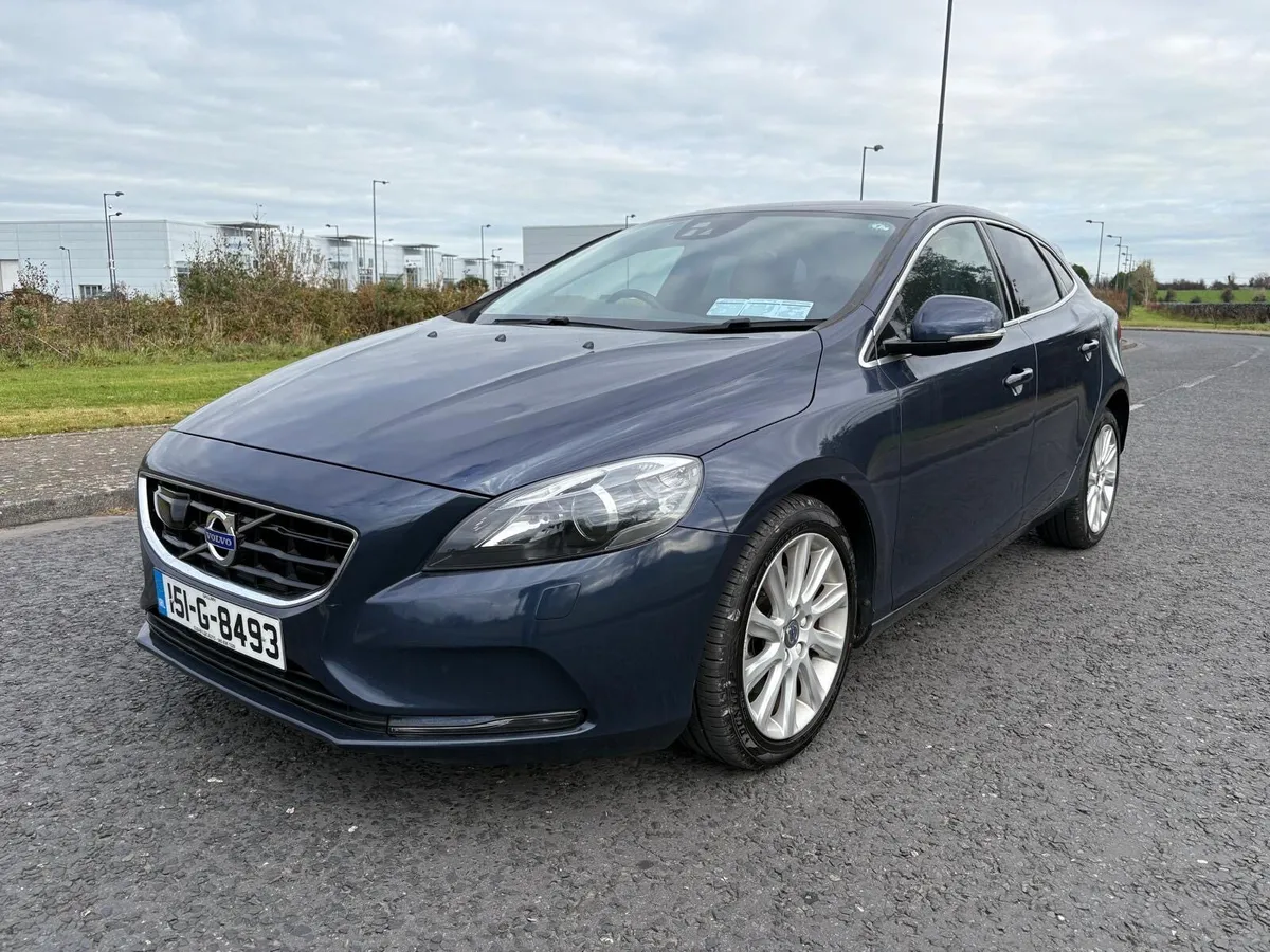 2015 VOLVO V40 1.6 PETROL AUTOMATIC - Image 1
