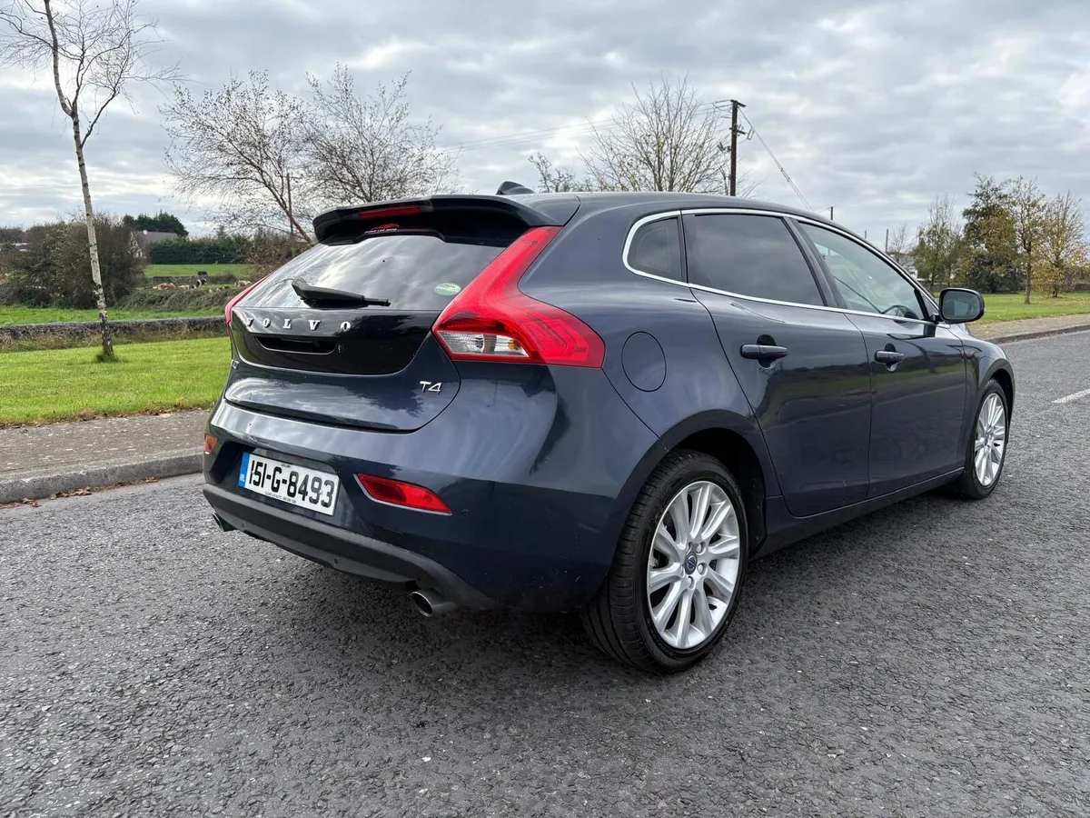 2015 VOLVO V40 1.6 PETROL AUTOMATIC - Image 4