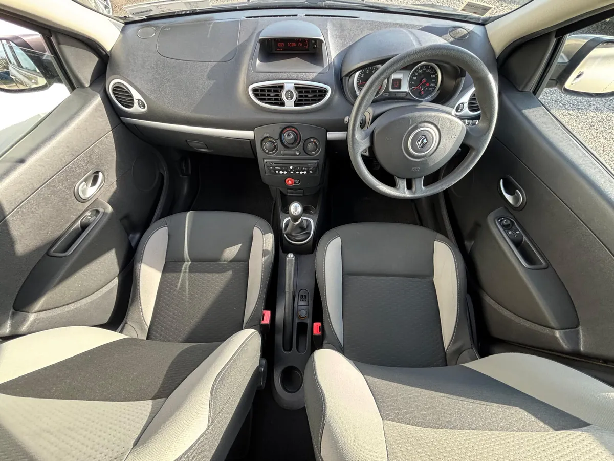Renault Clio 2010 - Image 4