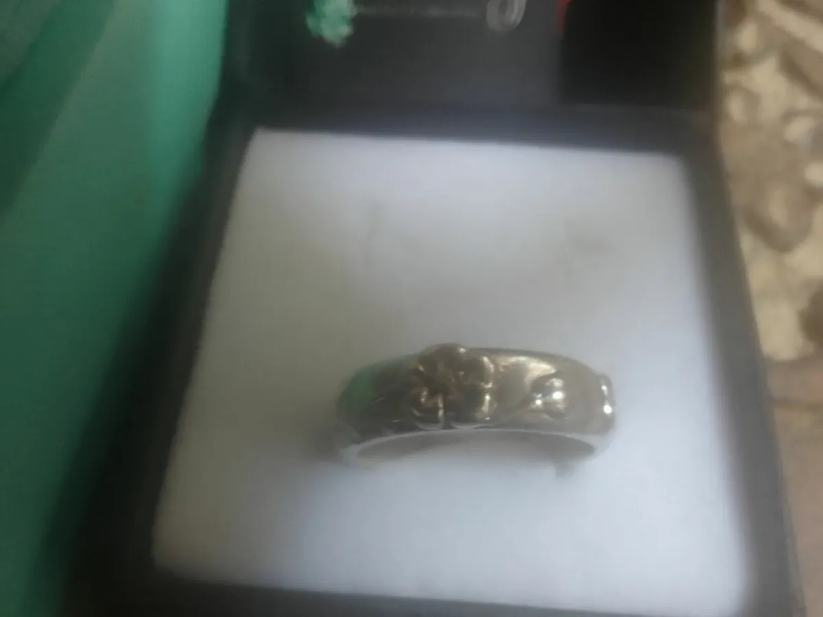 TIFFANY & CO STERLING SILVER VINTAGE FLOWER RING - Image 3
