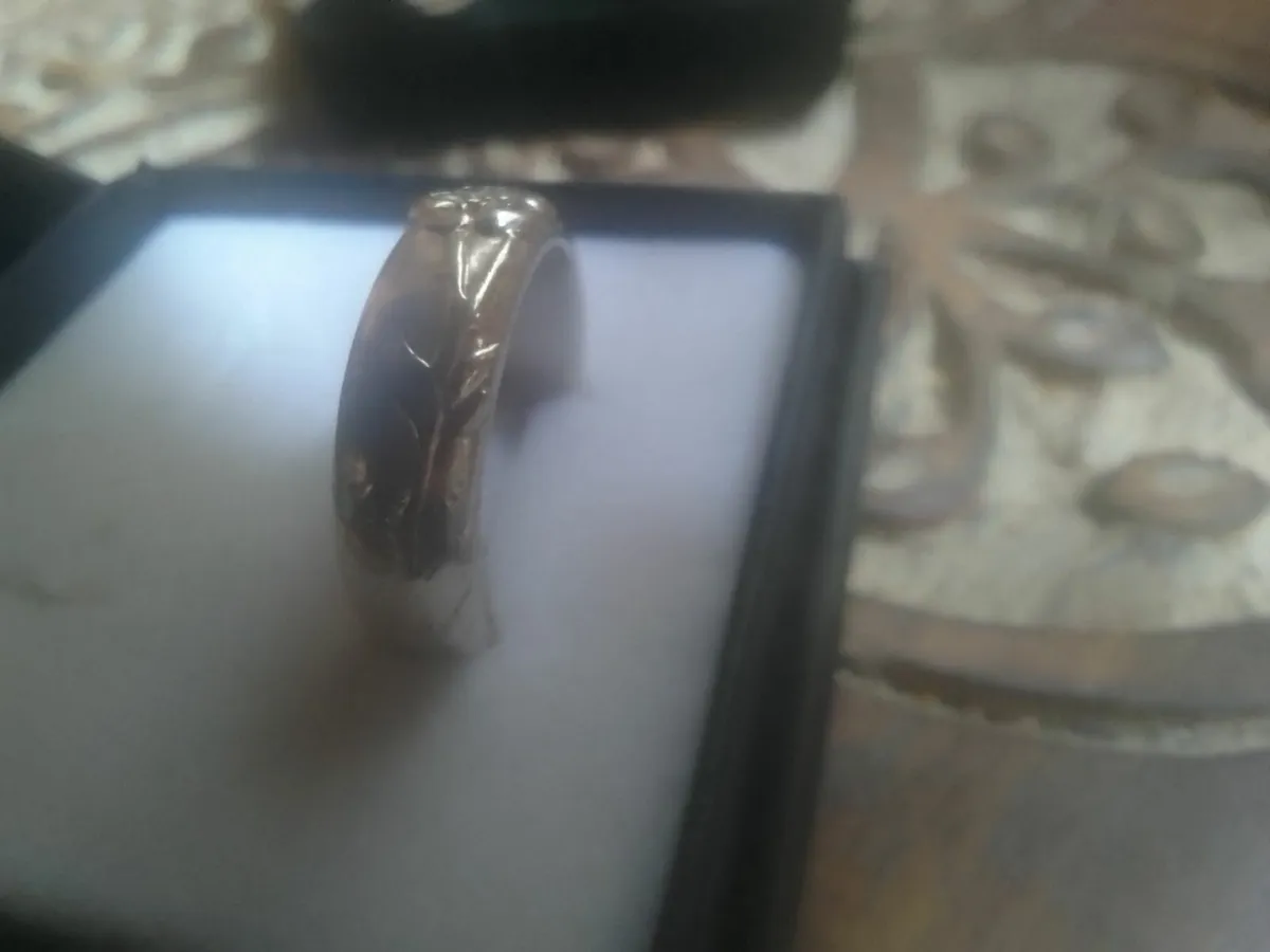 TIFFANY & CO STERLING SILVER VINTAGE FLOWER RING - Image 4
